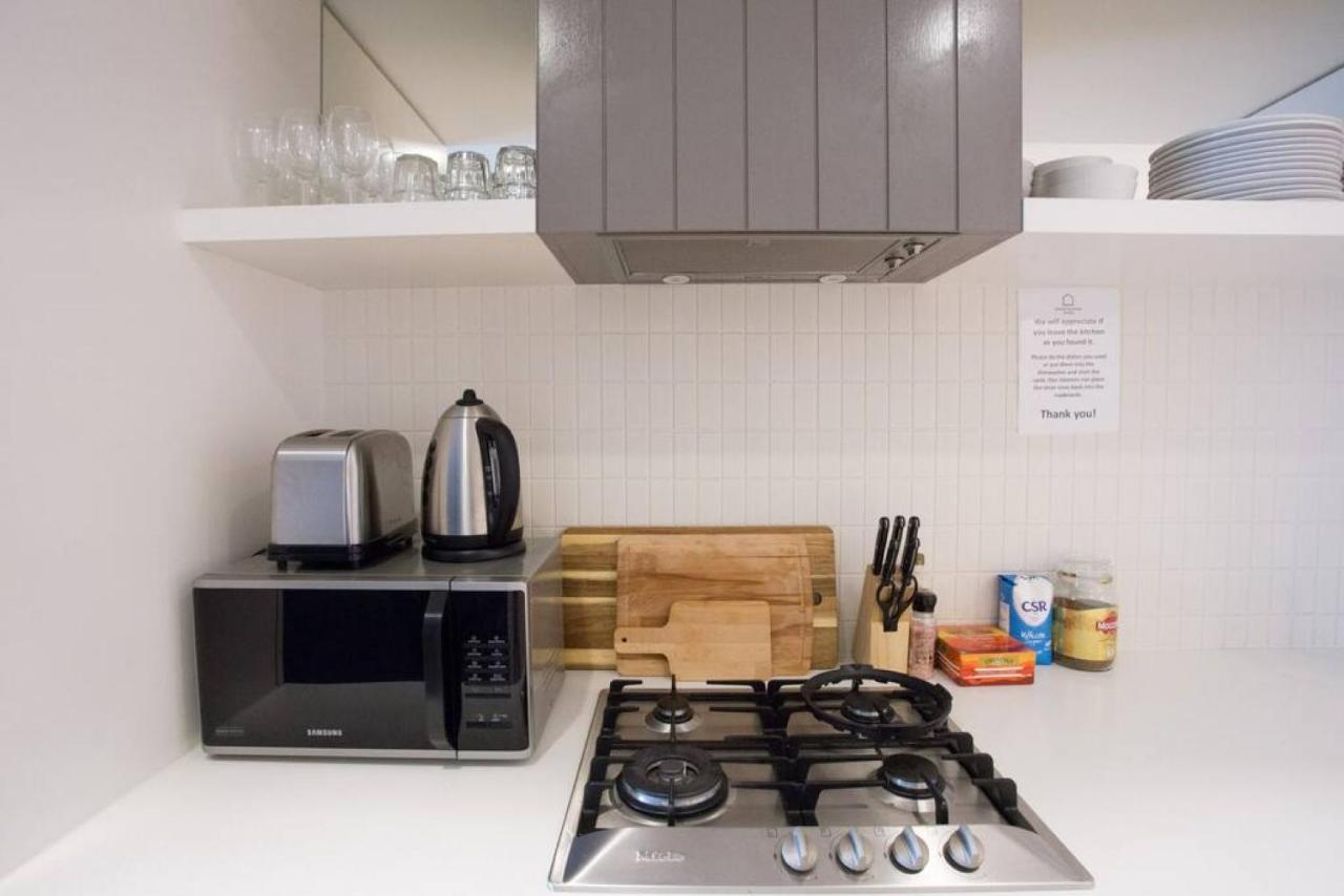 Readyset Apartments At Emerald Melbourne Dış mekan fotoğraf