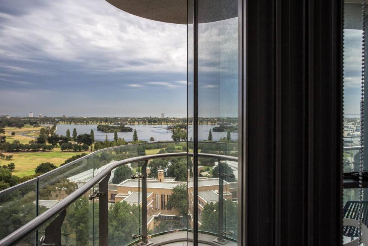 Readyset Apartments At Emerald Melbourne Dış mekan fotoğraf