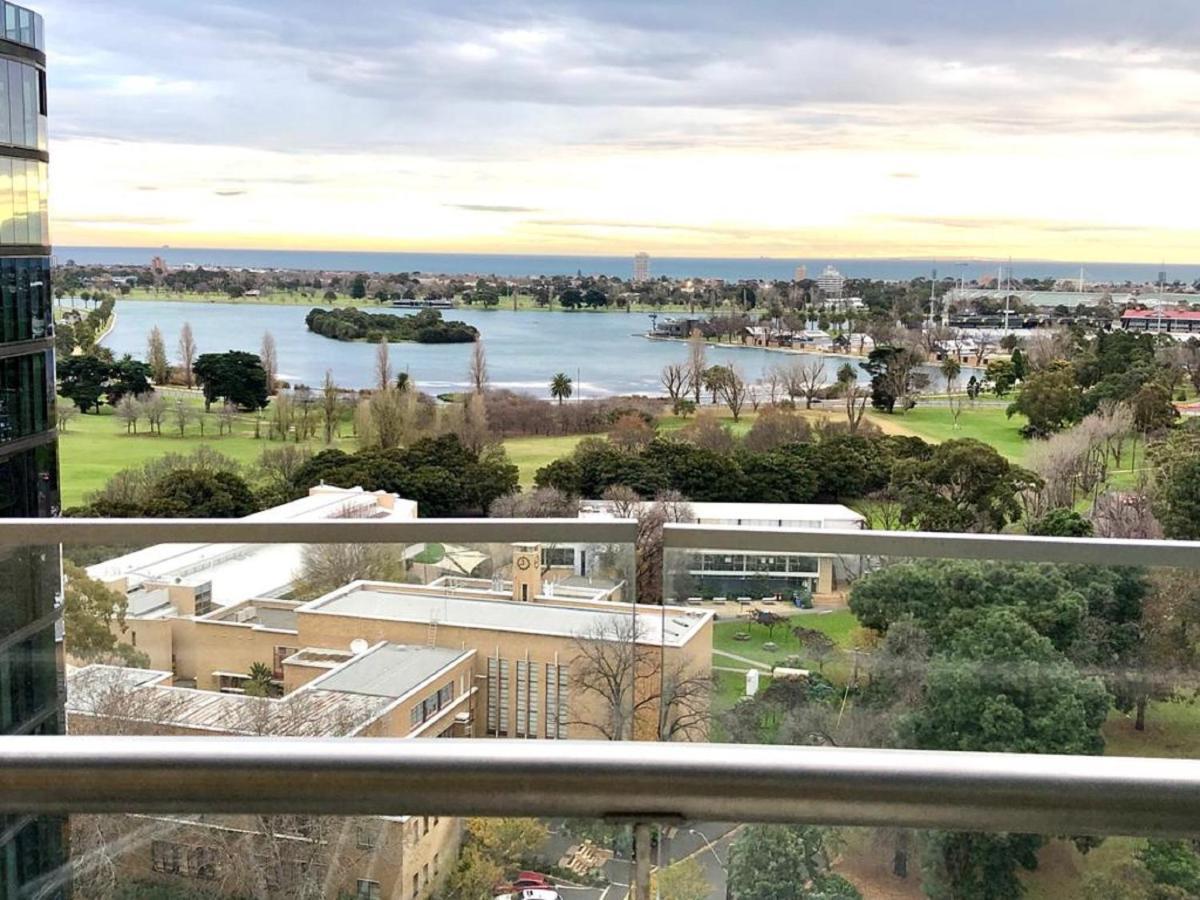 Readyset Apartments At Emerald Melbourne Dış mekan fotoğraf