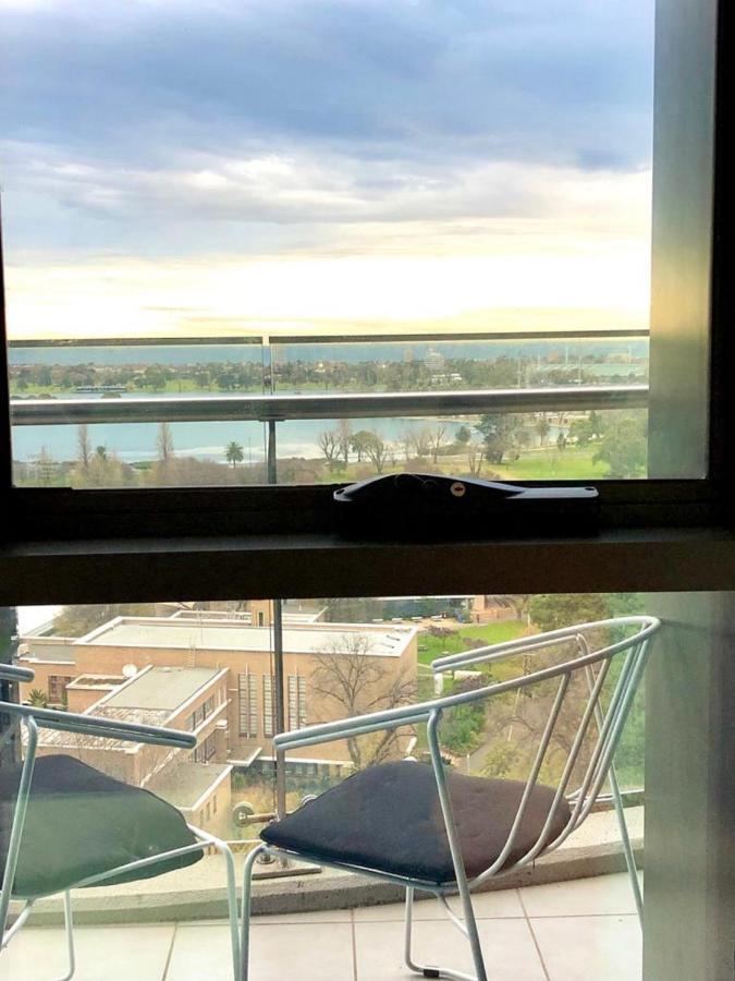 Readyset Apartments At Emerald Melbourne Dış mekan fotoğraf