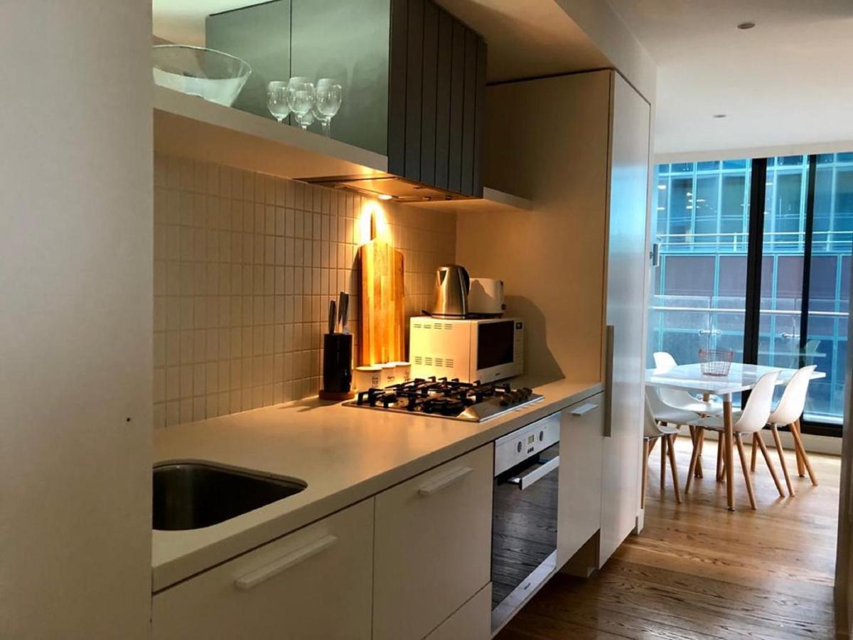 Readyset Apartments At Emerald Melbourne Dış mekan fotoğraf