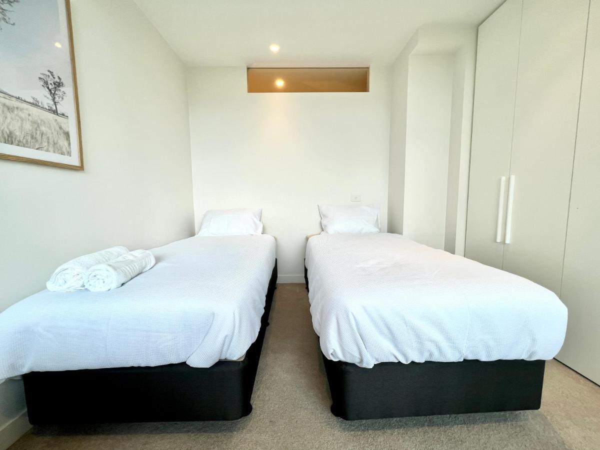 Readyset Apartments At Emerald Melbourne Dış mekan fotoğraf